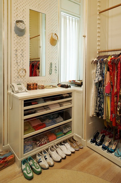 Transitional Closet by Clos-ette Too