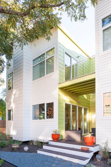 Modern Patio by brett zamore design