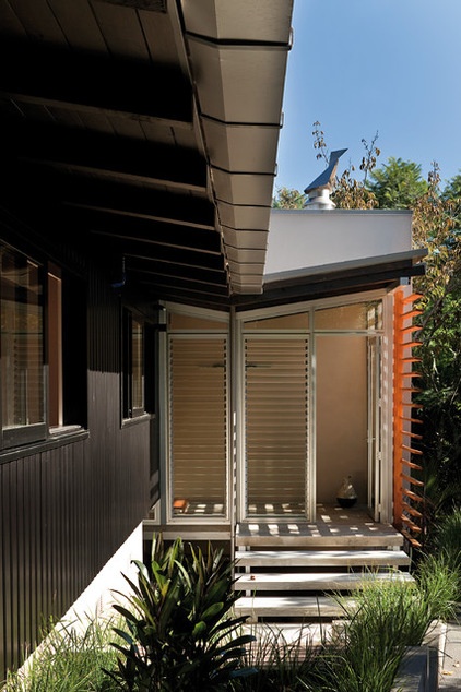 Houzz Tour: Shades of Japan in an Updated ’60s Gem