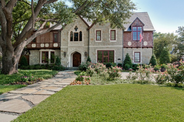 Traditional Exterior by Rosewood Custom Builders