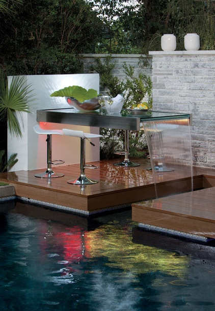 Contemporary Pool by Phil Kean Designs