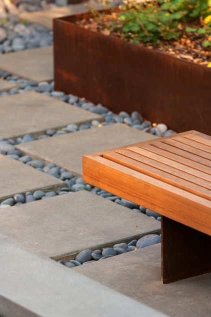 Patio Details: Simple Materials Make for a Sophisticated Space