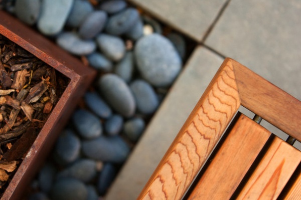 Patio Details: Simple Materials Make for a Sophisticated Space