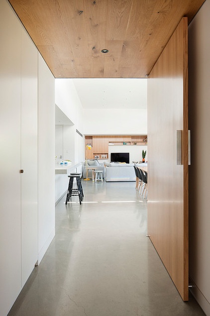 Contemporary Hall by Bower Architecture