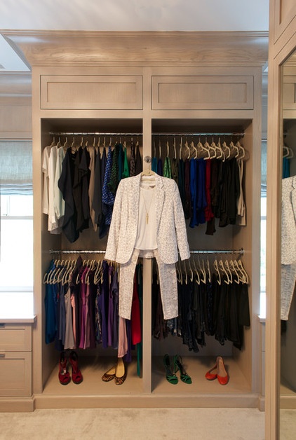 Transitional Closet by RR Builders, LLC