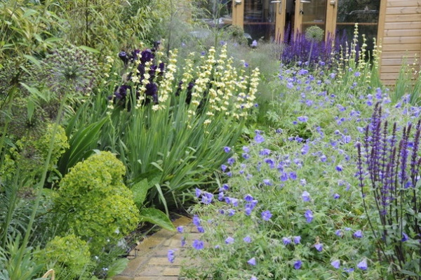 5 Ways to Use Pastel Plantings in Contemporary Gardens