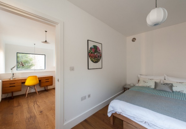 Contemporary Bedroom by MW Architects