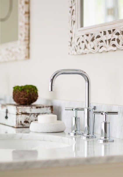 Room of the Day: Bye-Bye, Black Bidet — Hello, Classic Carrara