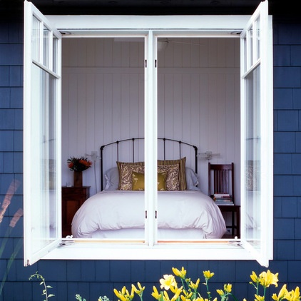 Traditional Bedroom by Rill Architects