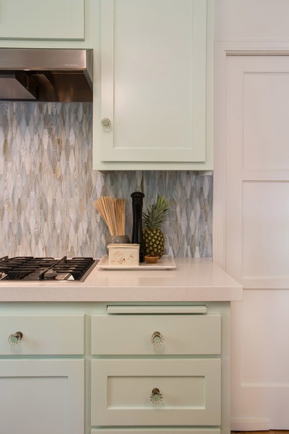 Beach Style Kitchen by Charmean Neithart Interiors, LLC.