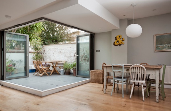 Modern Dining Room by ARCH-angels Architects