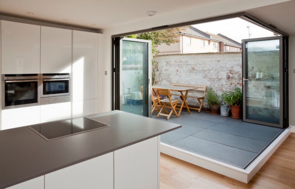 Modern Patio by ARCH-angels Architects