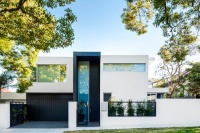 Houzz Tour: When Two Houses Are Better Than One