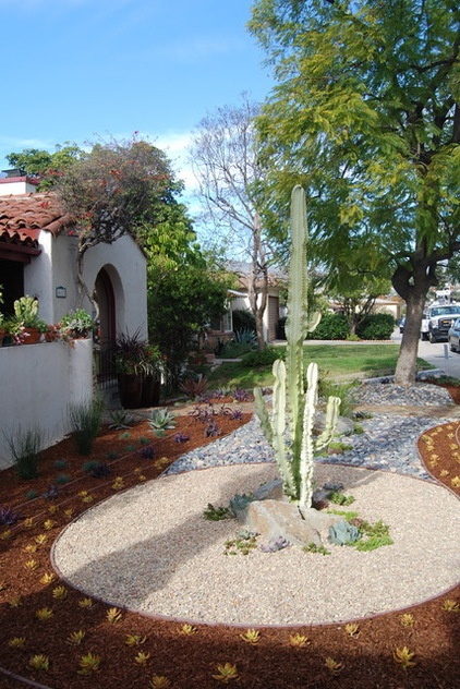 Southwestern Landscape by BlueGreen Landscape Design