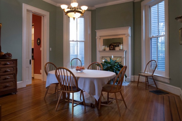 Traditional Dining Room by The Phoenix Photography