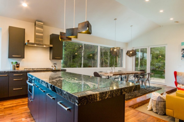 Modern Kitchen by Zola Windows