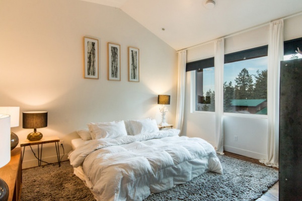 Modern Bedroom by Zola Windows