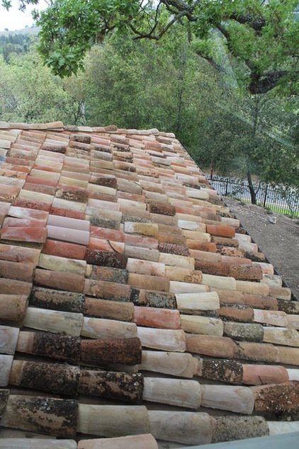 Roof Materials: Get an Old-World Look With Clay Roof Tiles