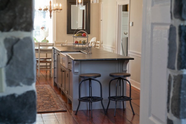 New and Old Mix It Up in a Historic Farmhouse Kitchen