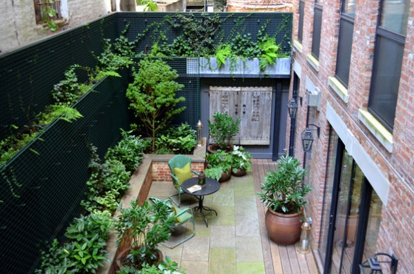 Transitional Patio by Jeffrey Erb Landscape Design