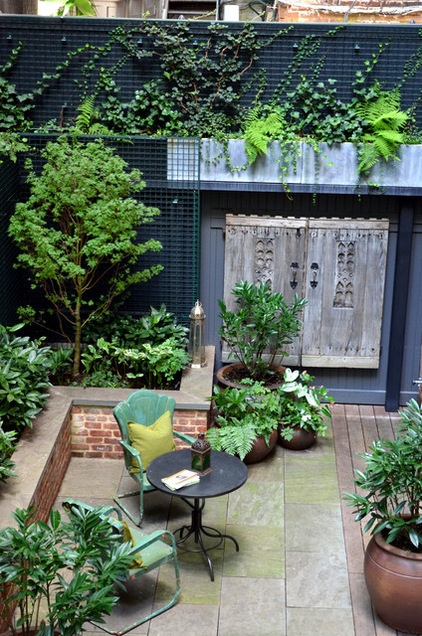 Transitional Patio by Jeffrey Erb Landscape Design