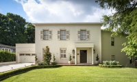 Houzz Tour: Smart New Look for a Once-Faded Beauty