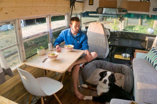 Adventure Seekers Hit the Road in a Cozy Schoolbus Home