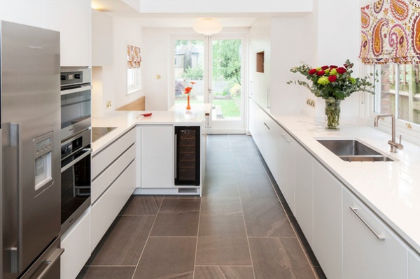 Contemporary Kitchen by Yabsley Stevens Architects Ltd.