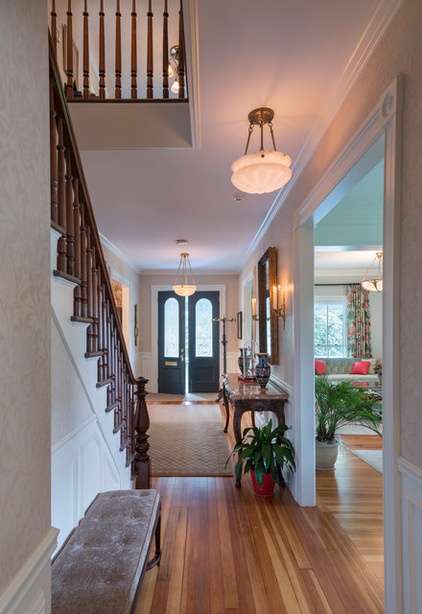 Traditional Entry by Davitt Design Build, Inc.