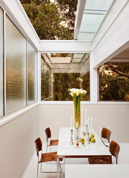 Midcentury Dining Room by Studio Schicketanz