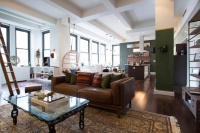 Houzz Tour: Coffee and World Travel Inspire a Bachelor Pad