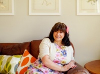 My Houzz: A Cottage With Cozy Charm and Show Biz Treasures