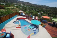 Houzz Tour: Color Explodes at a Surfer’s Malibu Beach House