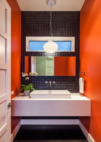 7 Striking Paint Colors for Your Powder Room